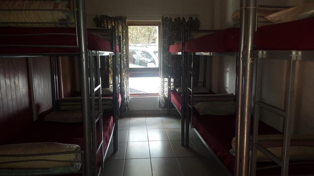Rosebank Lodge & Backpacker โจฮันเนสเบิร์ก ภายนอก รูปภาพ
